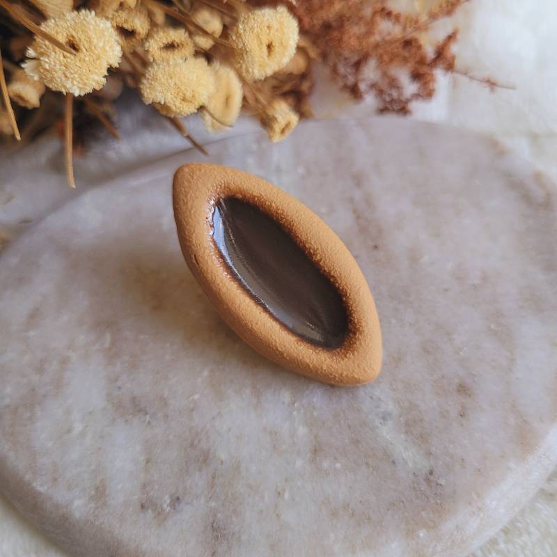 Erdbeerkeks-Anstecknadel Aus Harz - Gourmet-Trompe-L'œil-Brosche, Lustiges Und Originelles Accessoire von CleopheaResinea