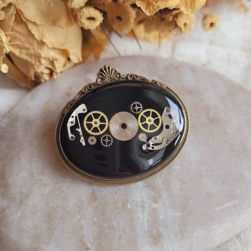 steampunk-Brosche. Broschenuhr-Ersatzteile. Spindelgetriebe. Vintage Barockbrosche. Lehrergeschenk Zum Jahresende von CleopheaResinea