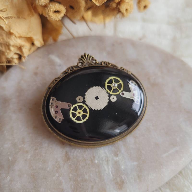 steampunk-Brosche. Broschenuhr-Ersatzteile. Spindelgetriebe. Vintage Barockbrosche. Lehrergeschenk Zum Jahresende von CleopheaResinea