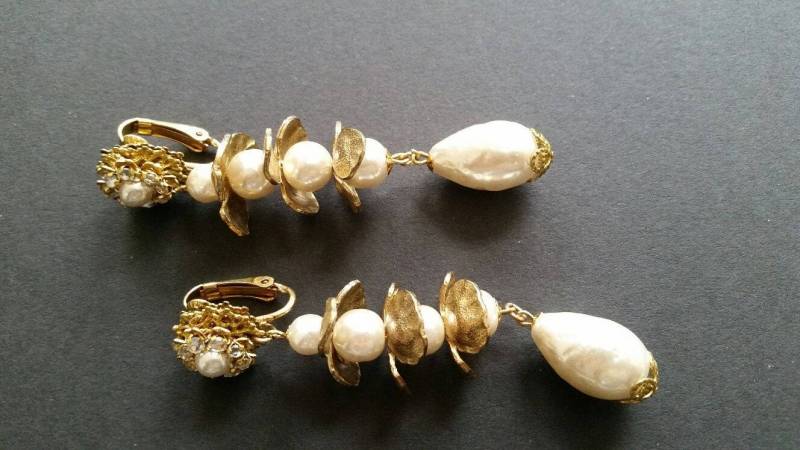 Riesige Miriam Haskell Birnen Form Zeichen Barock Perle Strass Ohrringe von ClicheTreasures