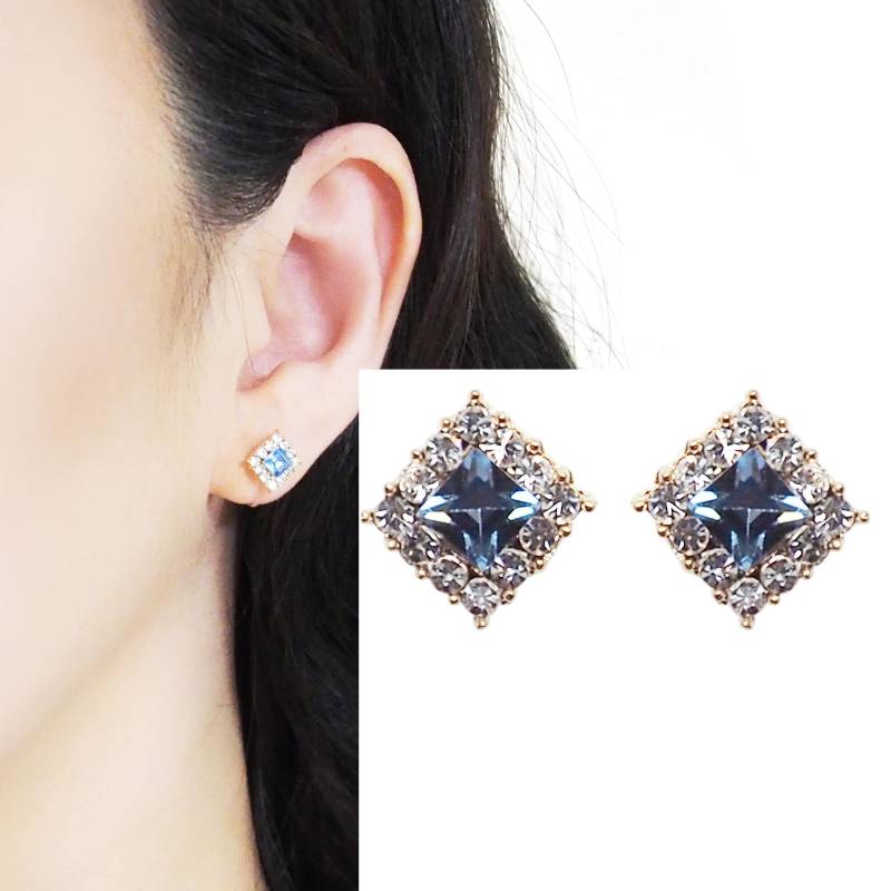 Swarovski Kristall Hellblau Unsichtbaren Clip Auf Ohrringe Ohrstecker Platz von ClipOnEarringsJP