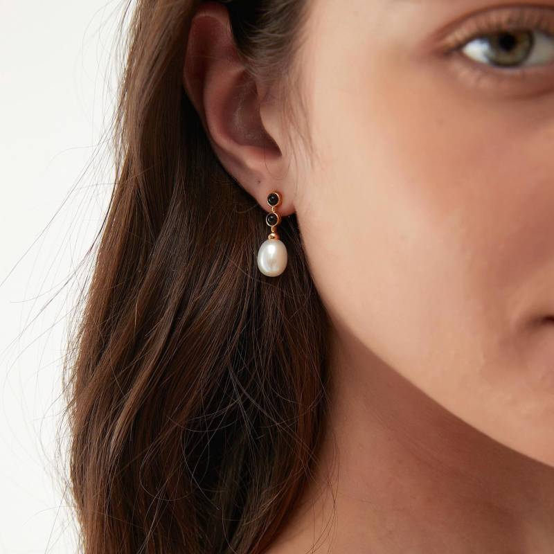 18K Vergoldete Perlenohrringe Schwarzer Onyx, Sterlingsilber von CliviaJewelry