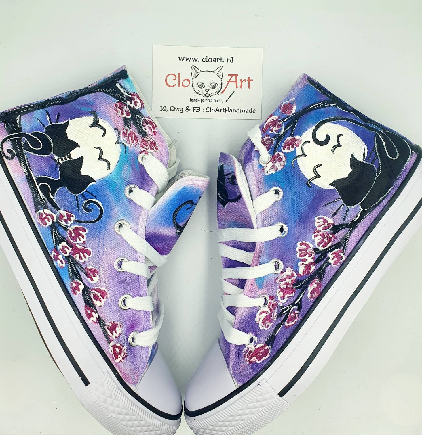 Bemalte Lila Turnschuhe Mit Katzen, Gemalte Katzen Turnschuhe, Schuhe Schwarzen Geschenk, Maßgeschneiderte Süße Bemalte Lila Turnschuhe Mit Katzen, Gemalte Katzen Turnschuhe, Schuhe Schwarzen Geschenk, Maßgeschneiderte Süße von CloArtHandmade