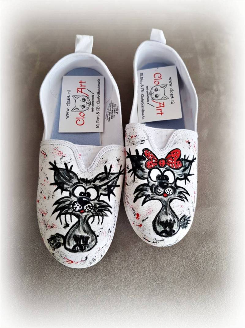 Gemalte Katzenslipper, Süße Gemalte Katzenschuhe, Liebeskatzenschuhe, Katzenliebhaber Geschenk, Maßgeschneiderte Lustige Katzen, Lustiges Geschenk von CloArtHandmade