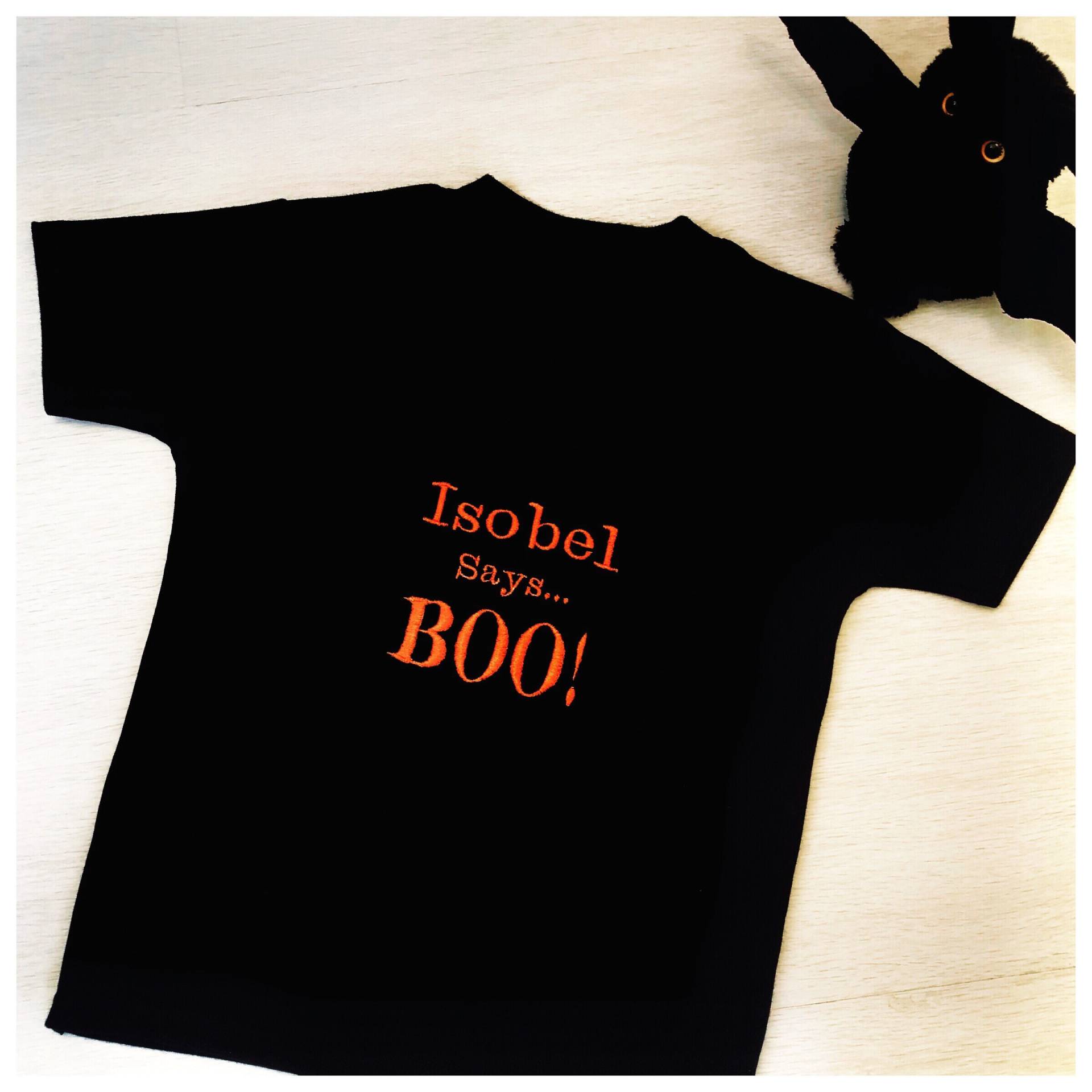 Besticktes Personalisiertes Halloween-T-Shirt - Kleinkind-Halloween-T-Shirt Name-Halloween-Outfit Besticktes Personalisiertes Halloween-T-Shirt - Kleinkind-Halloween-T-Shirt Name-Halloween-Outfit von CloBellaBoutique