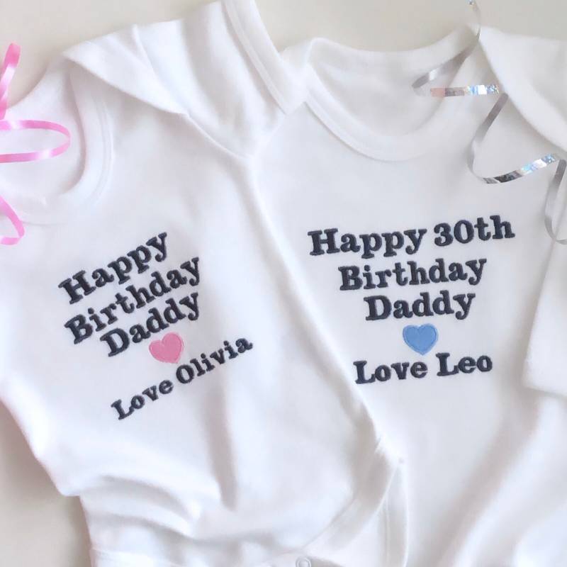 Gestickt Alles Gute Zum Geburtstag Daddy T-Shirt - Mama Weste Babygrow von CloBellaBoutique