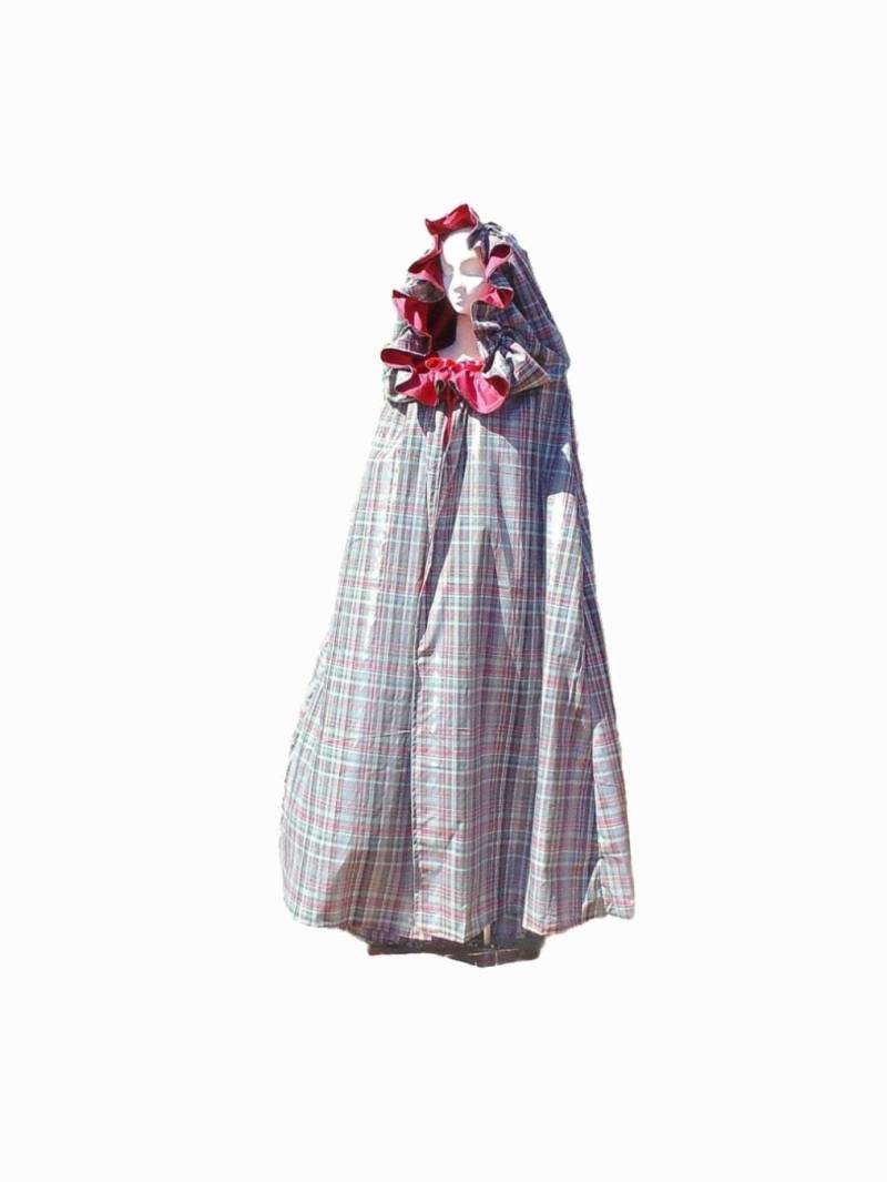 Metallic Grau Und Himbeerroter Kapuzenmantel Für Erwachsene von CloakinSwagger