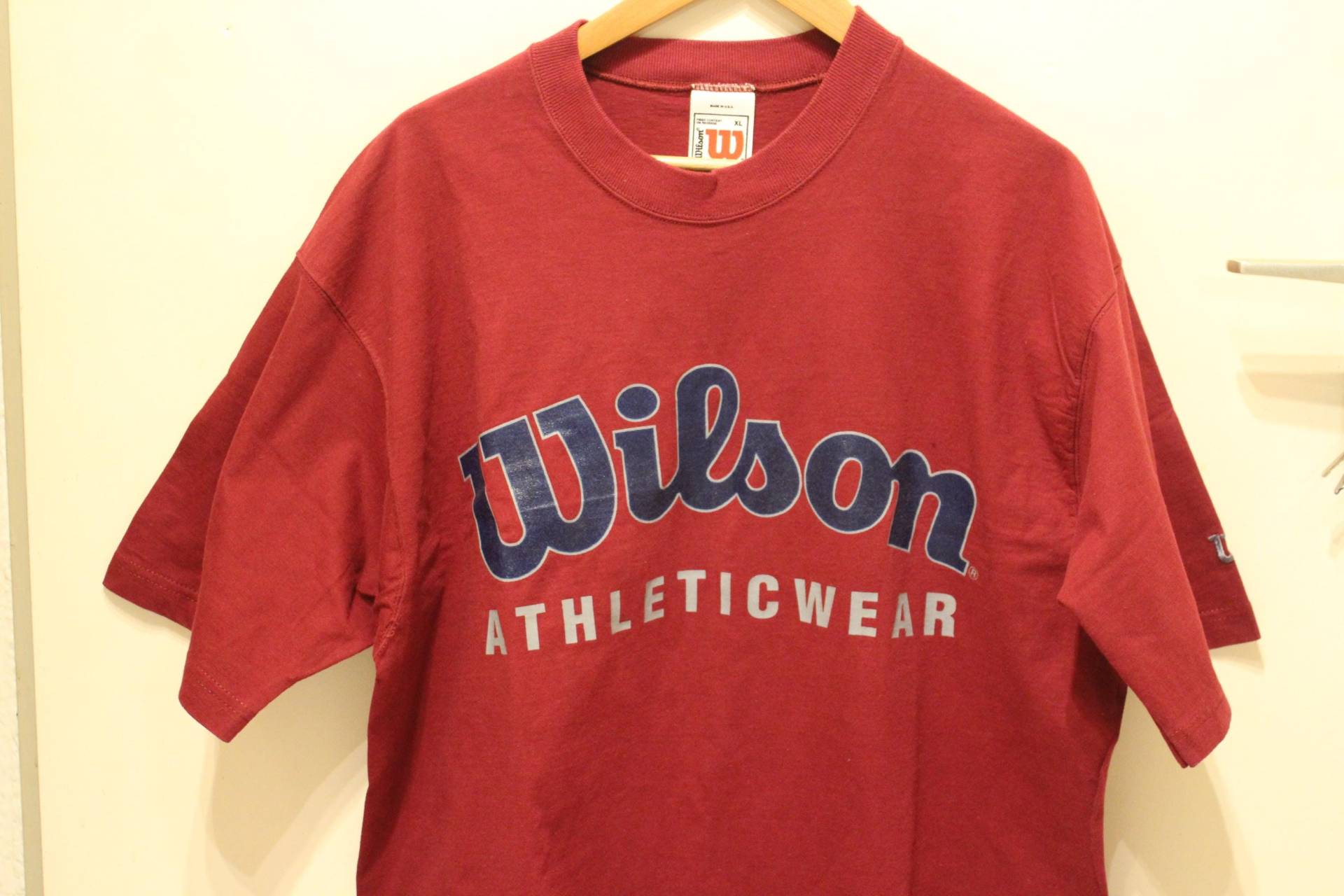 Wilson Athletic Wear T - Shirt 90Er Vintage Nos Made in Usa von ClockworkHD