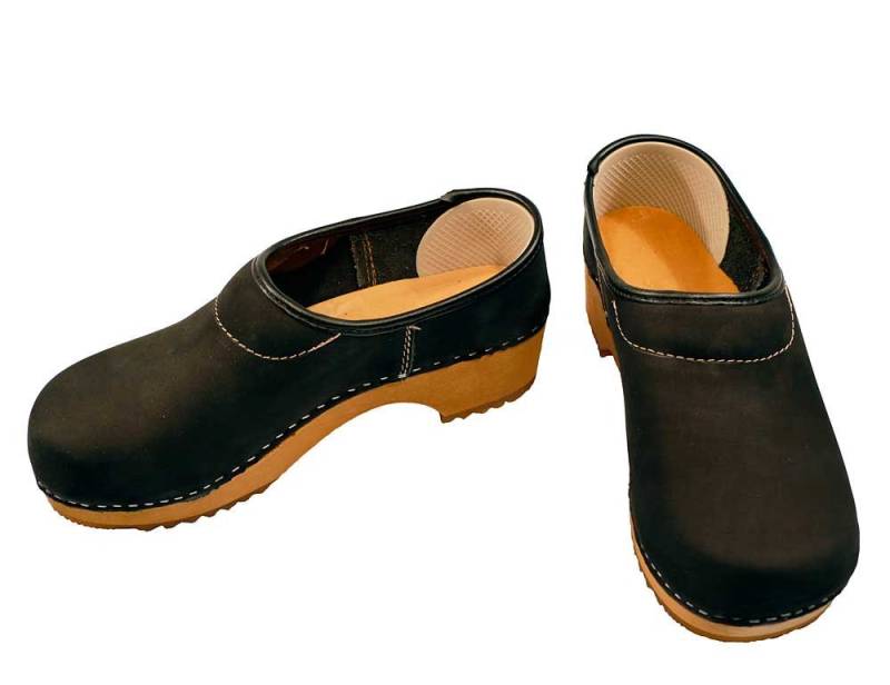 Geschlossene Nubuk Clog Schwarz von Clogshop