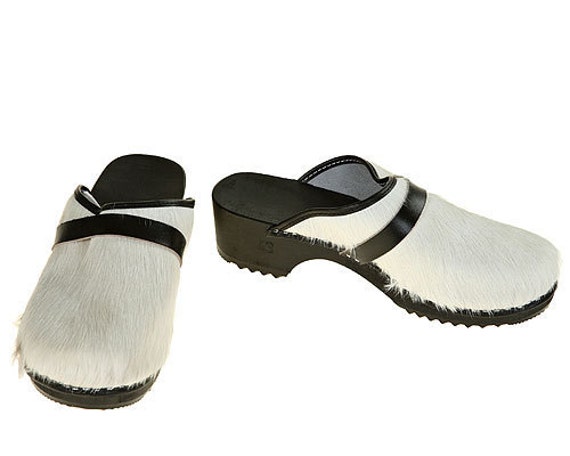 Klassik Kuhfell Clog | Uni Weis/Schwarze Sohle von Clogshop