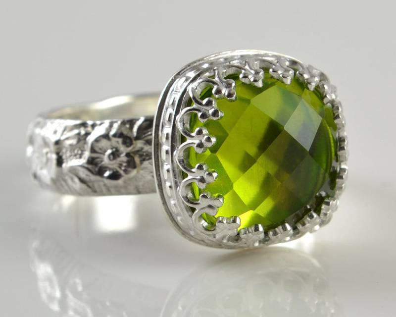 Handgemachter Grünquarz Sterling Silber Ring Floral Band Statement Ring von ClosParra