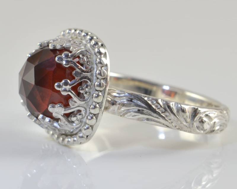 Handgemachter Hessonit-Granat-Ring Sterlingsilber Solitär Cocktailring von ClosParra