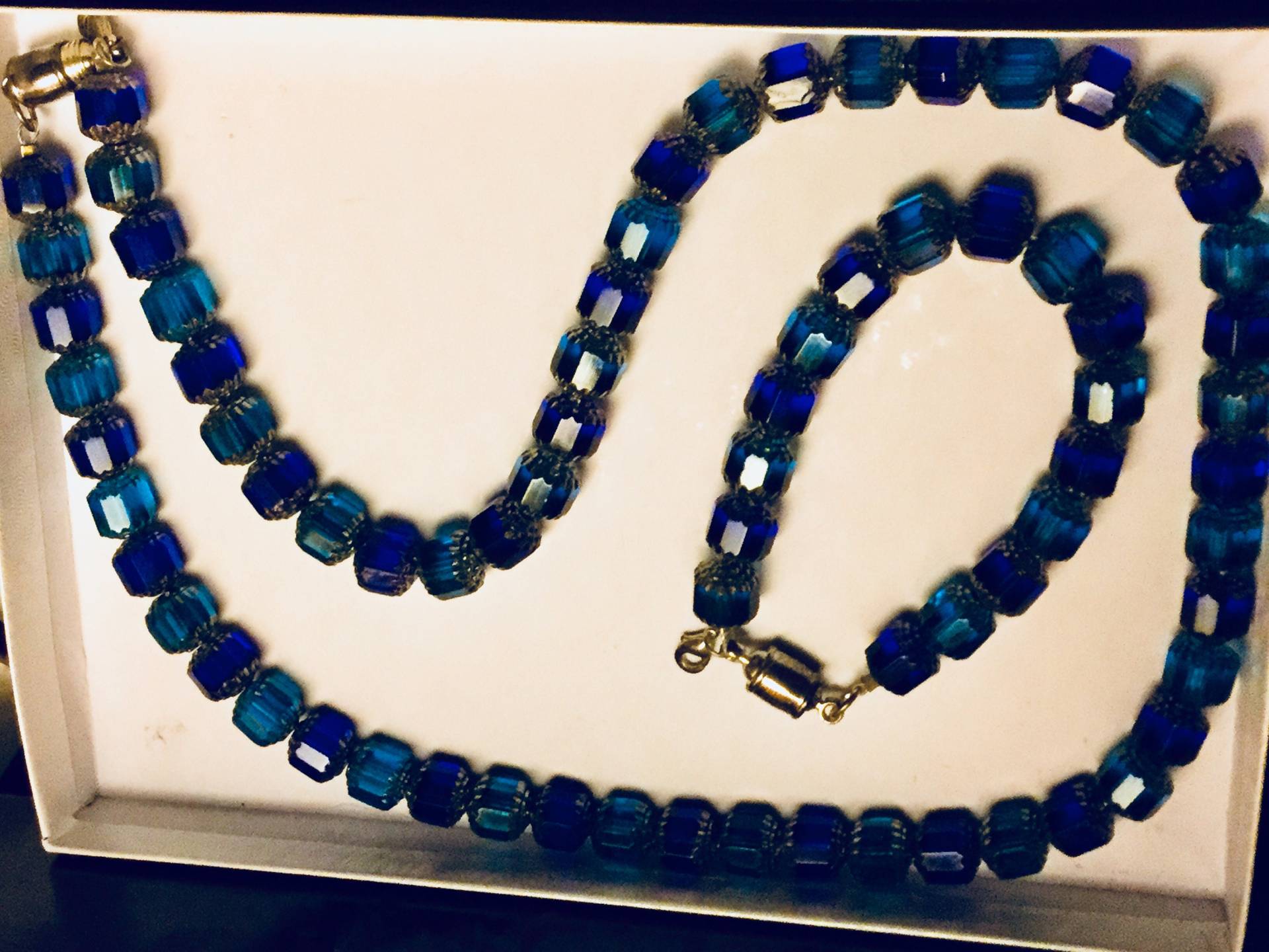 Blaue Kathedrale Glas Halskette von ClosetedDesires