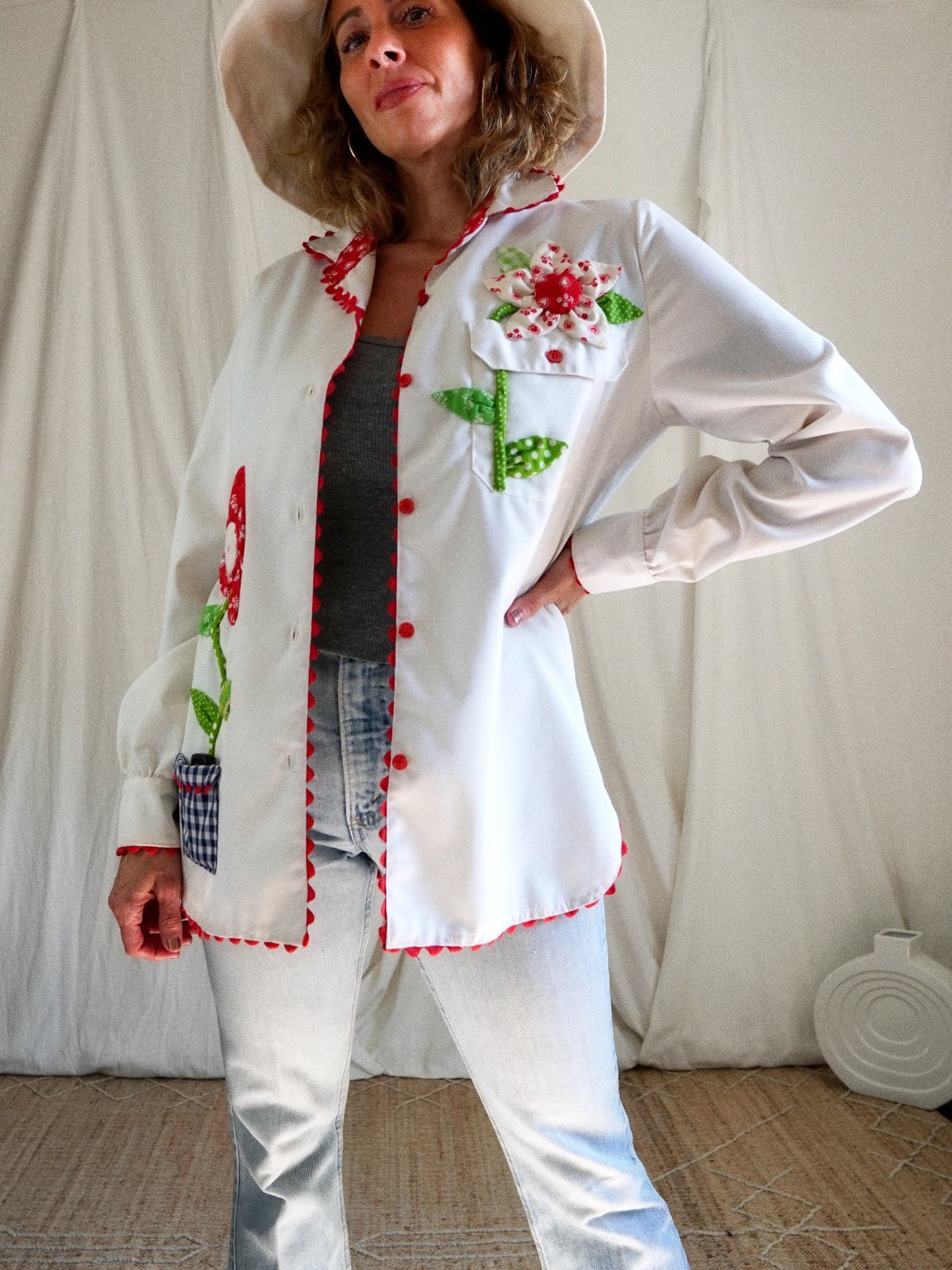 Vintage 60Er Jahre Applikation Blumen Patchwork Blumentopf Karo Herz Ric Rac Weiß Schmetterling Bluse Top von ClosiTherapiVintage