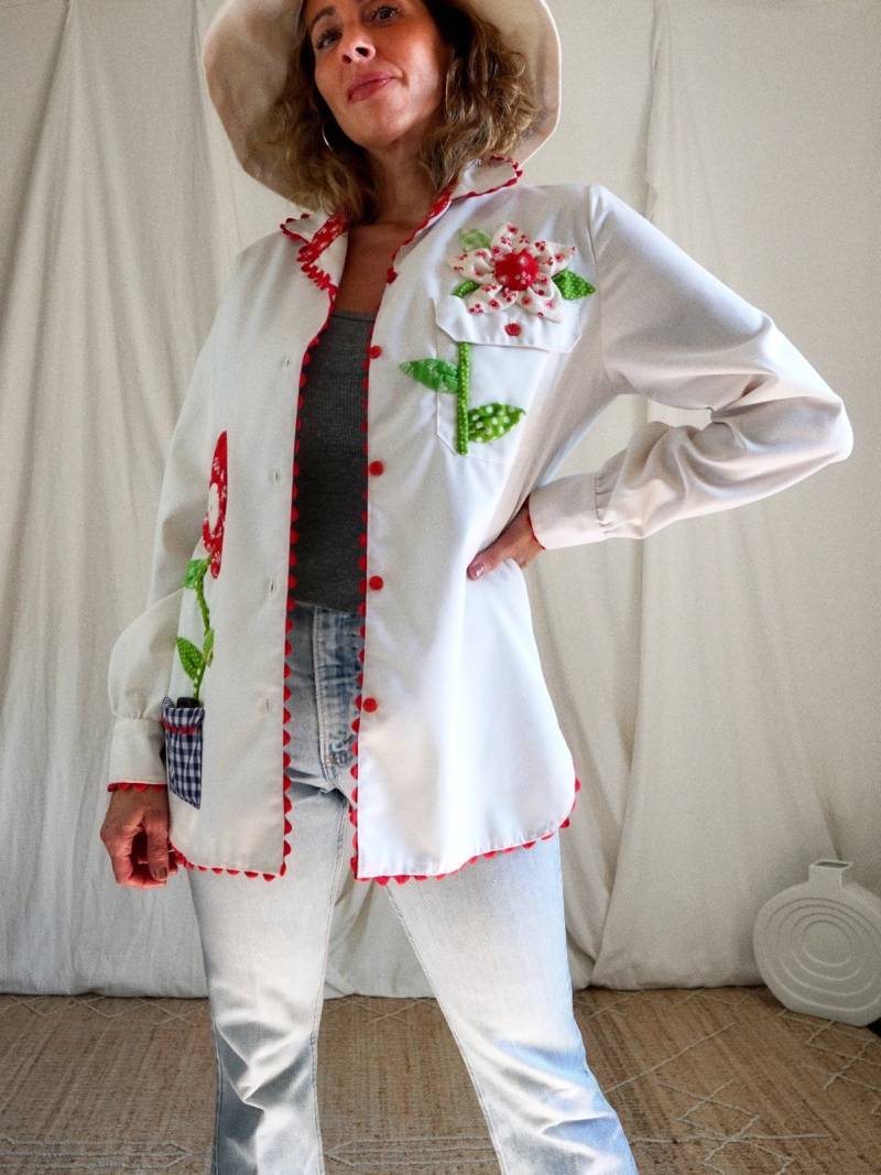 Vintage 60Er Jahre Applikation Blumen Patchwork Blumentopf Karo Herz Ric Rac Weiß Schmetterling Bluse Top von ClosiTherapiVintage