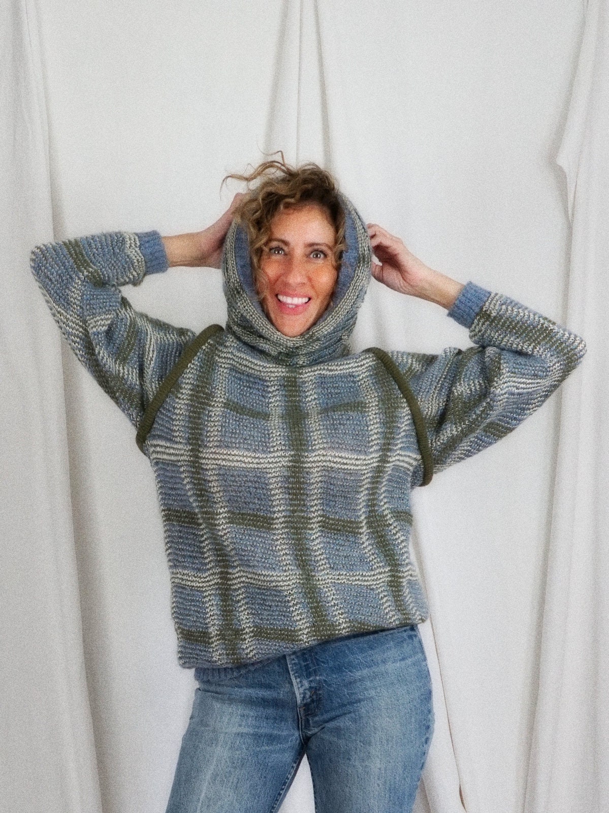 Vintage 80Er Jahre Blau Karierten Mohair Wolle Cowl Hals Kapuze Nsen Gemütliche Tunika Pullover von ClosiTherapiVintage