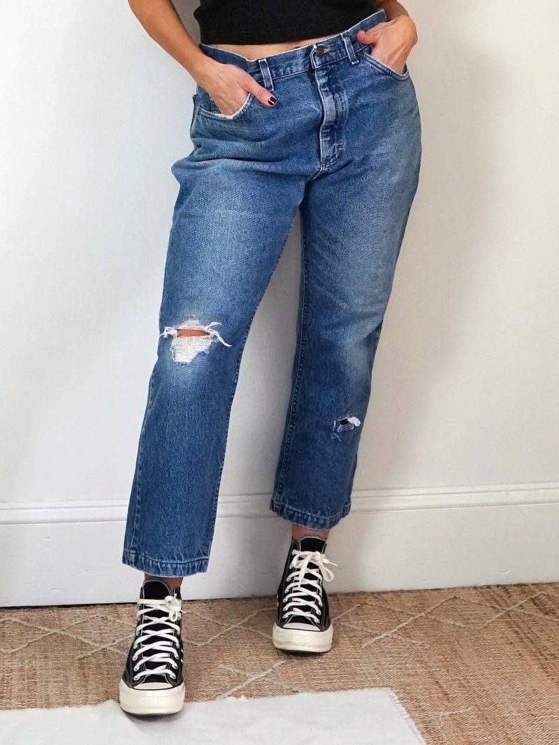 Vintage 80Er Jahre Lee Distressed Cotton Medium Blue Wash Denim Boyfriend Slouchy Streetwear Cropped High Rise Jeans - 34 "Taille von ClosiTherapiVintage