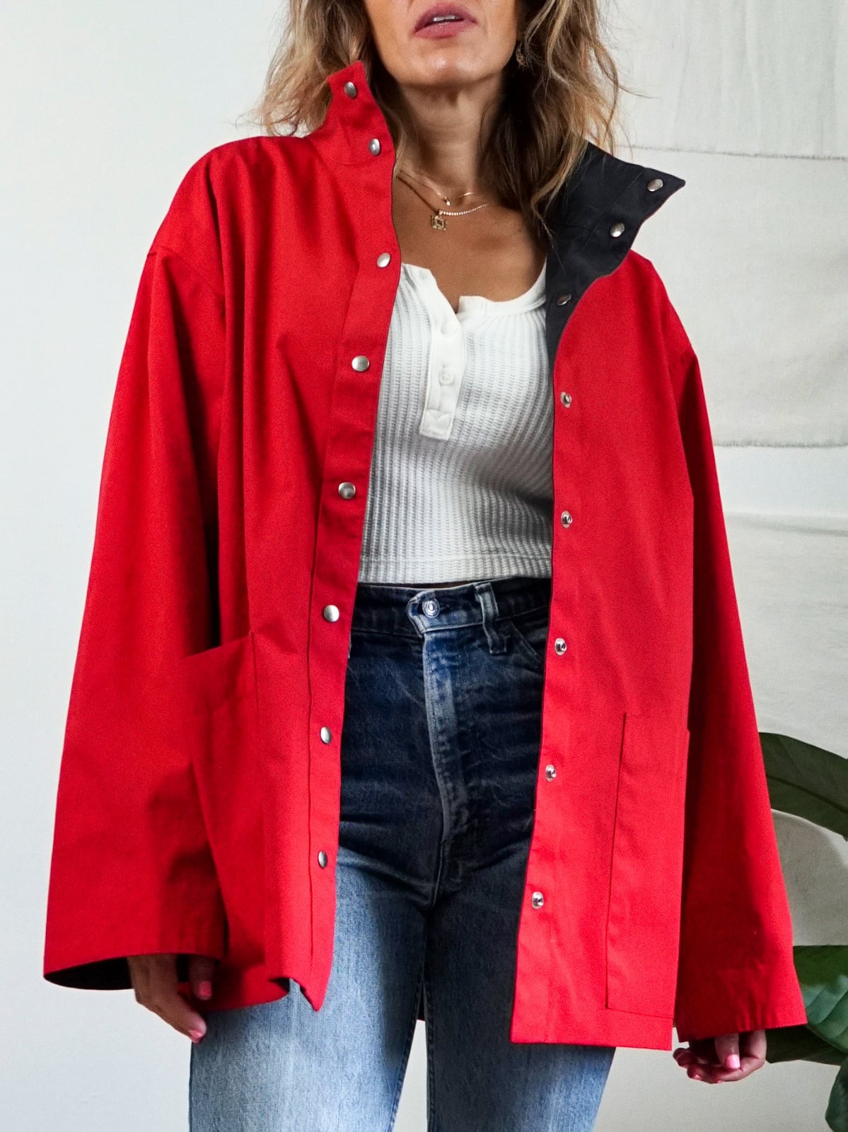 Vintage 80Er Jahre Rot Reversible Baumwolle Canvas Druckknopf Aufgesetzte Tasche Schwarz Boxy Workwear Windjacke von ClosiTherapiVintage