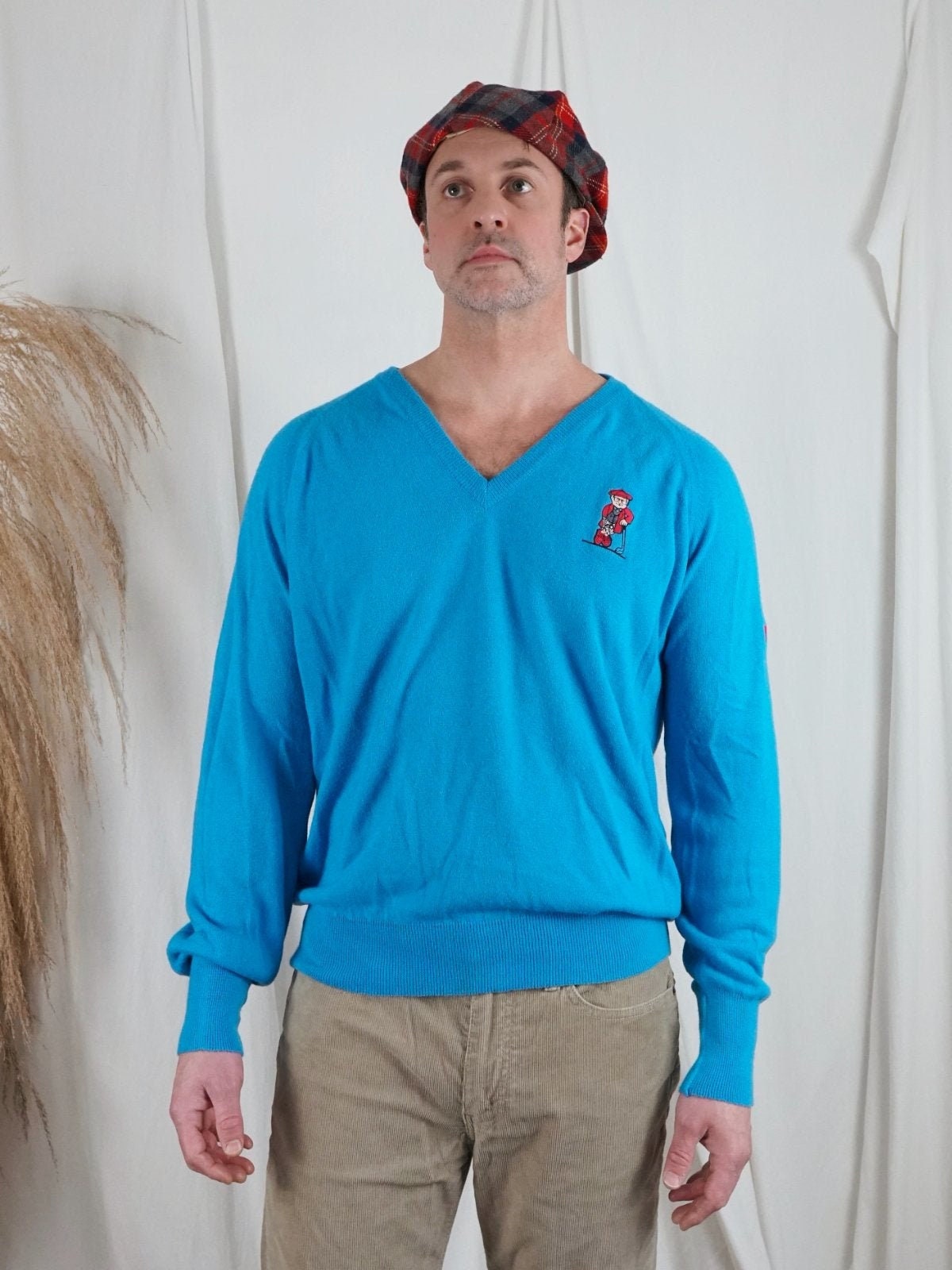 Vintage 90Er Jahre Bestickter Golf Guy Türkis Blau V-Ausschnitt Raglanpullover Strickpullover von ClosiTherapiVintage