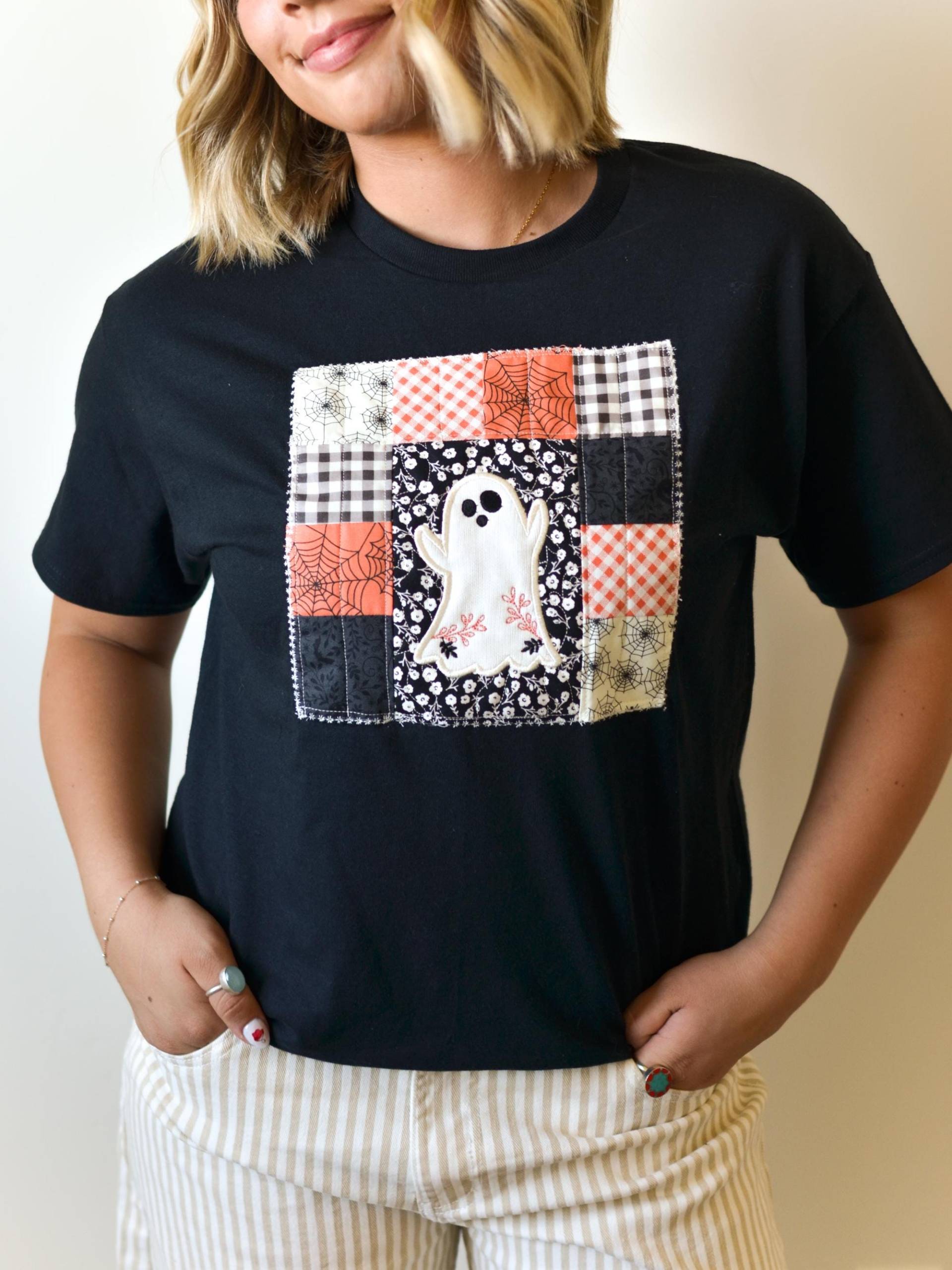Handgefertigtes Besticktes Patchwork Ghostcore T-Shirt Gruseliges Mit Besticktem Geist Herbst Summerween Shirt Frauen-Halloween-T-Shirt Handgefertigtes Besticktes Patchwork Ghostcore T-Shirt Gruseliges Mit Besticktem Geist Herbst Summerween Shirt Frauen-Halloween-T-Shirt von ClothandFable