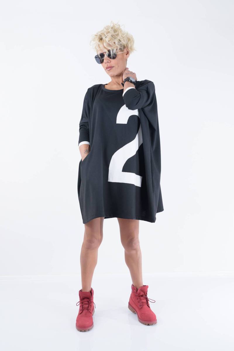 Schwarzes Oversize Tunika Kleid Lockere Passform, 3/4 Ärmel von ClothesByLockerRoom