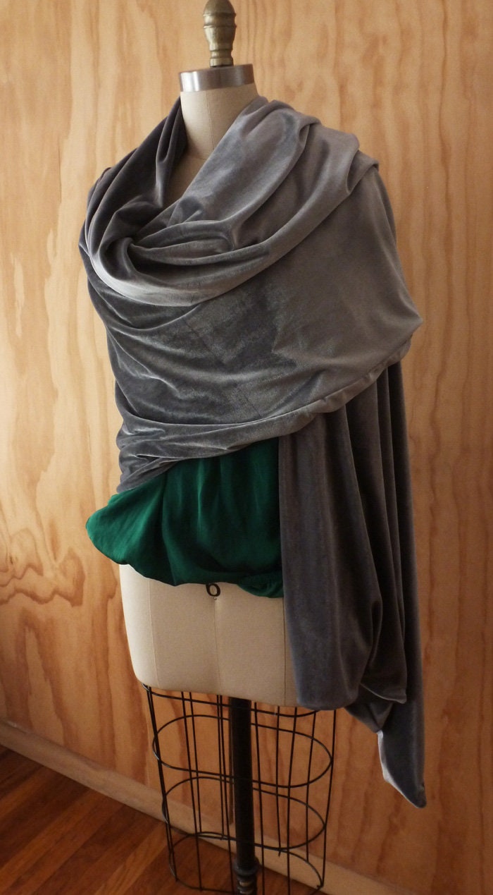 Grauer Warmer Plüschschal/Versand Am Selben Tag Oder Nächsten Schönes Geschenk Für Mama Schöner Langer Schal Cheryl Johnston-Tücher Grauer Warmer Plüschschal/Versand Am Selben Tag Oder Nächsten Schönes Geschenk Für Mama Schöner Langer Schal Cheryl Johnston-Tücher von ClothingByCheryldine