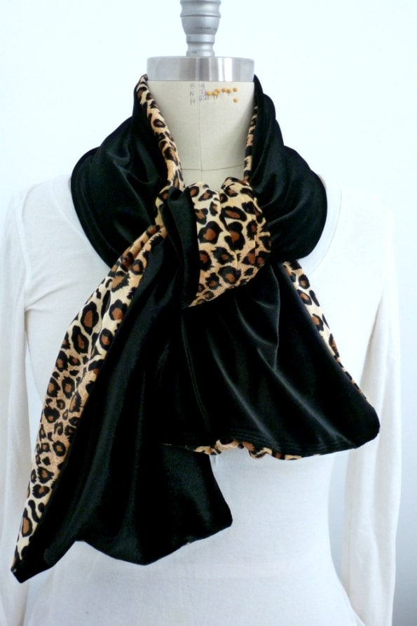 Schwarz Und Leopard Samt Schal/2Ton Schal/Schöner Halswärmer/ Versand Am Nächsten Tag Schwarz Und Leopard Samt Schal/2Ton Schal/Schöner Halswärmer/ Versand Am Nächsten Tag von ClothingByCheryldine