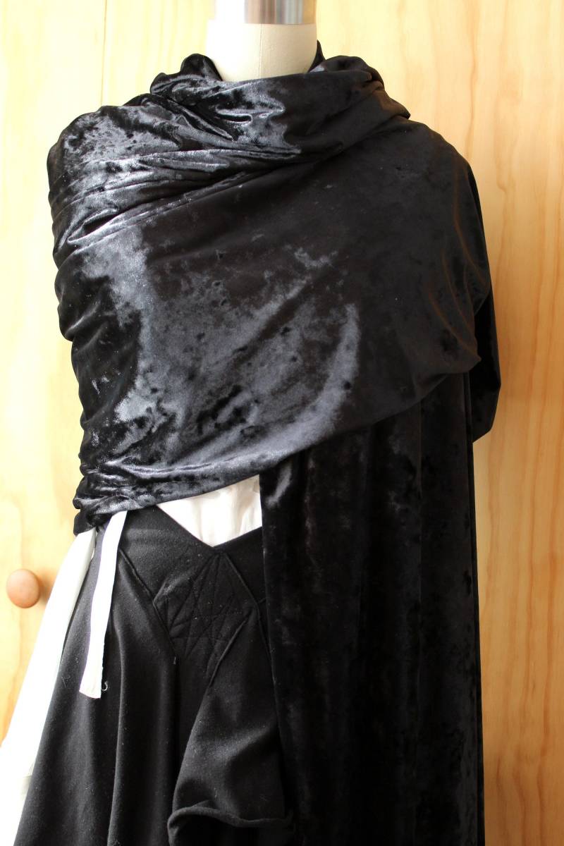 Schwarzer Crushed Langer Schal Aus Samt/Kostenloser Versand in Den Usa/Schiff 2 Tagen von ClothingByCheryldine