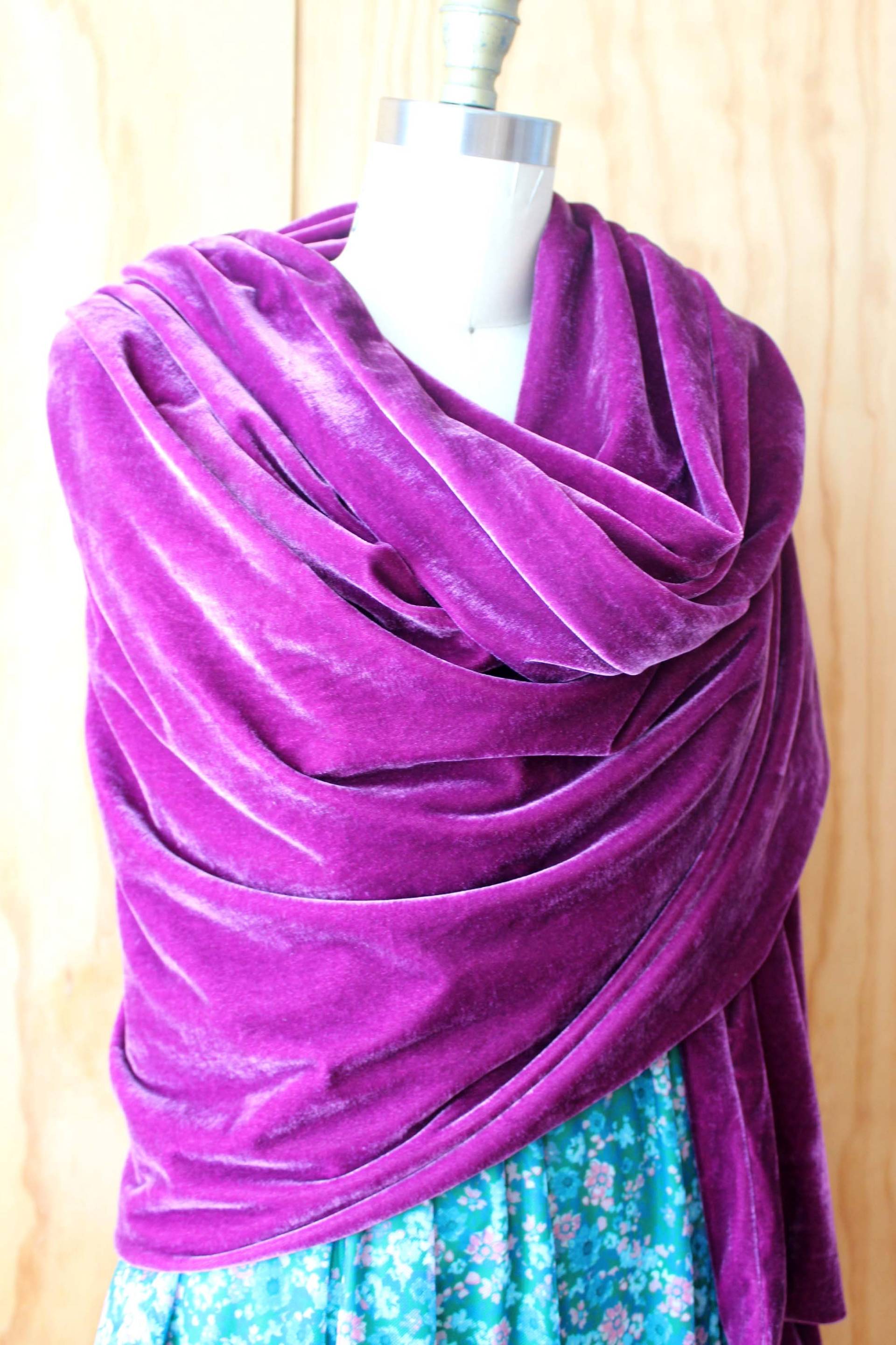 Violette Satte Farbe Samtschal/96x28 Bereit Zum Versenden Versandkostenfrei in Den Usa Violette Satte Farbe Samtschal/96x28 Bereit Zum Versenden Versandkostenfrei in Den Usa von ClothingByCheryldine