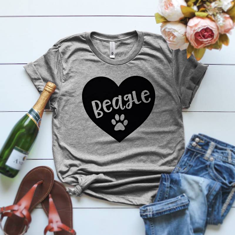 Beagle T-Shirt, Mama Hund Shirt, Niedlich Hund, Liebhaber Shirt Beagle T-Shirt, Mama Hund Shirt, Niedlich Hund, Liebhaber Shirt von ClothingByShane