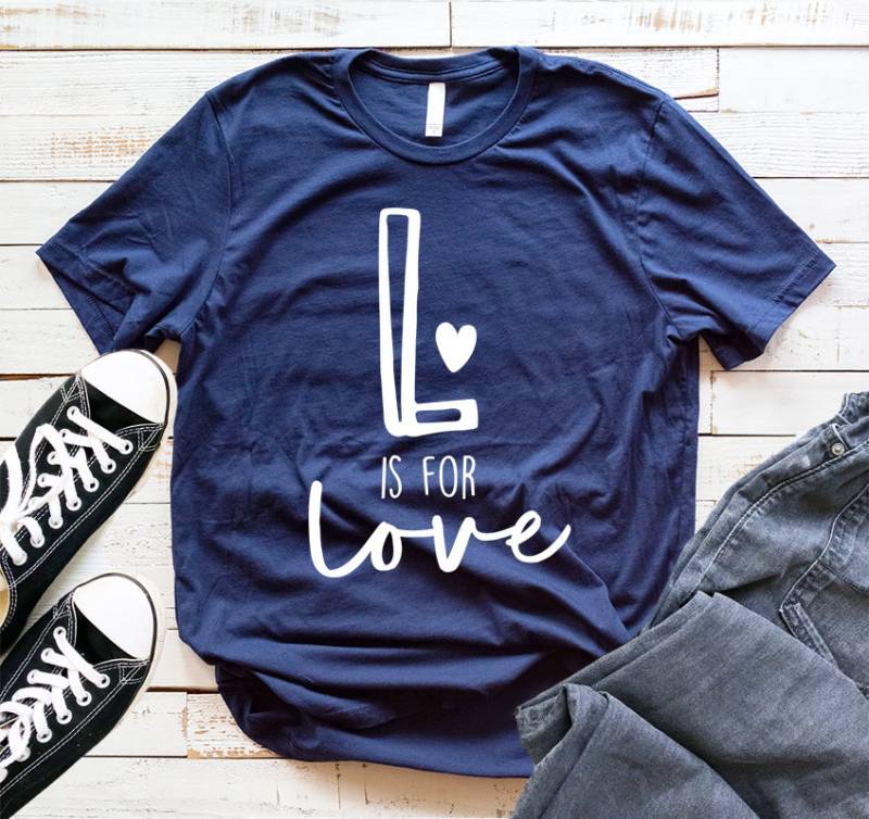 Beliebtes Love Shirt L Is For T-Shirt Girl Es Personalized Personalisiertes Damen Grafik T-Shirt von ClothingByShane