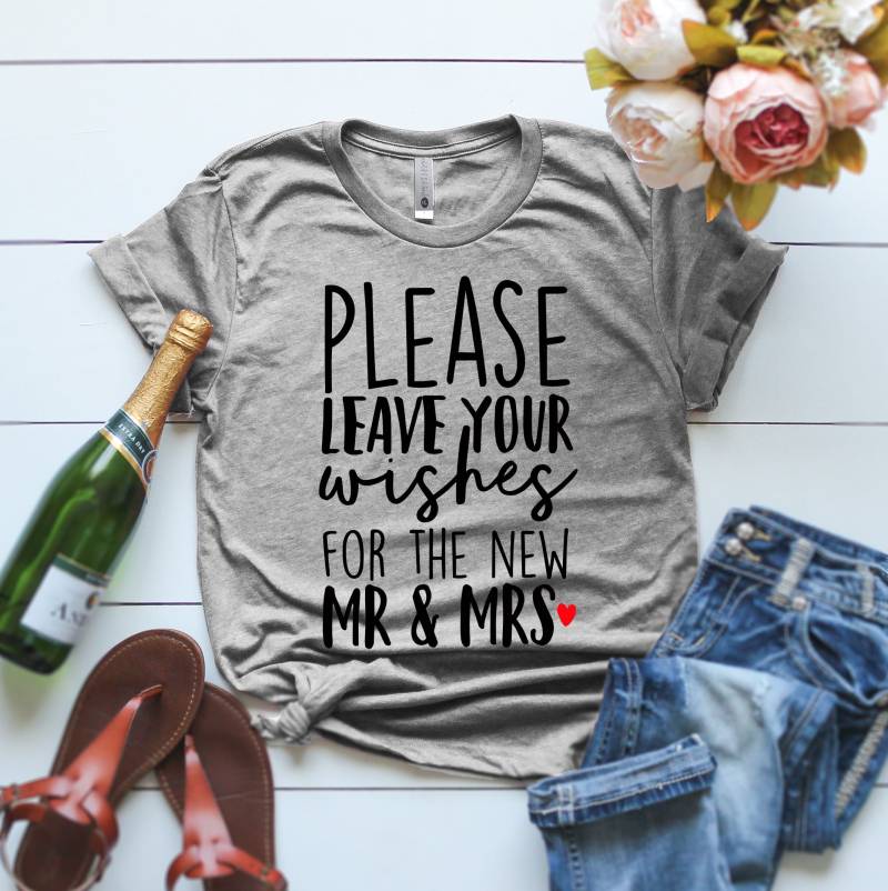 Bitte Hinterlassen Sie Ihre Wünsche T-Shirt Neu Wed Paare Shirt Verlobungsshirt Verlobung Ankündigung Damen von ClothingByShane