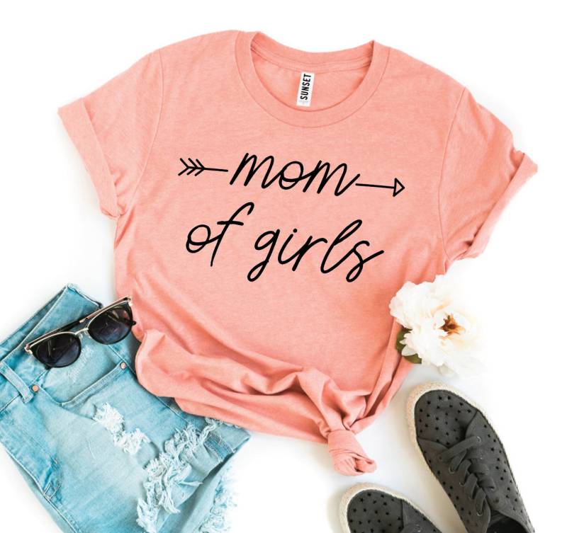 Mama Mädchen | Unisex Jersey Kurzärmeliges T-Shirt Mädchen Of Girls Süßes Shirt Geschenke Für Mutter von ClothingByShane