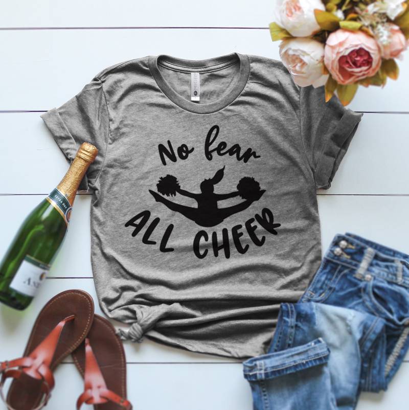 No Fear All Cheer T Shirt, Leading Mom T-Shirt, Lustiges Tshirt, Lustiges Shirt Cheerleader Geschenk No Fear All Cheer T Shirt, Leading Mom T-Shirt, Lustiges Tshirt, Lustiges Shirt Cheerleader Geschenk von ClothingByShane
