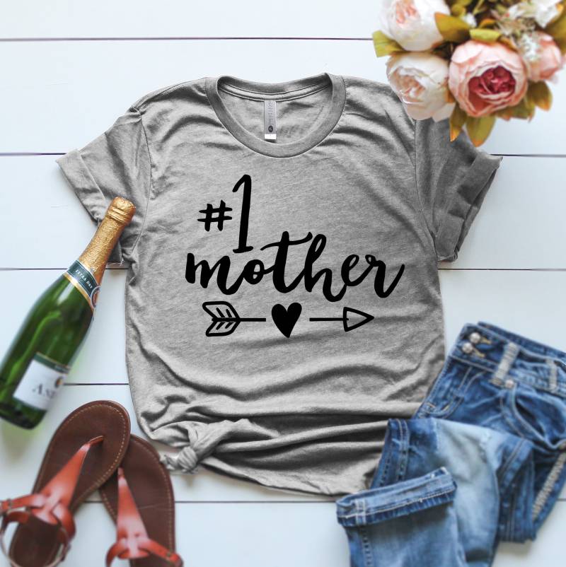 Nummer Eins Mama Shirt Eins Muttertag Frauen Personalisiert 1 Geschenk An Von Tochter von ClothingByShane