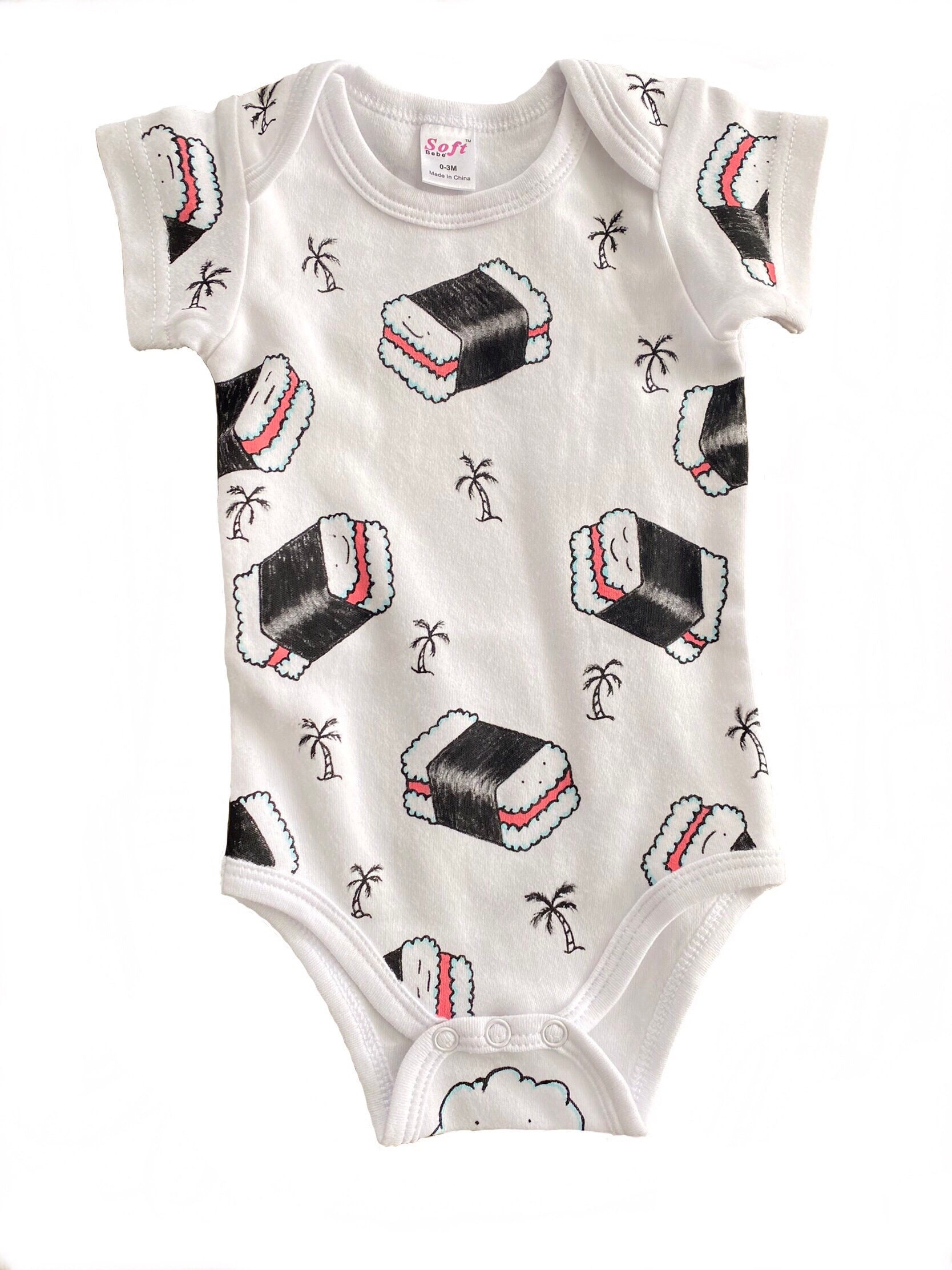 Spam Musubi + Palmen Muster Baby Einteiler Bodysuit Layette Kleidchen Oder Decke | Handbemalt Spam Musubi + Palmen Muster Baby Einteiler Bodysuit Layette Kleidchen Oder Decke | Handbemalt von CloudCartoonz