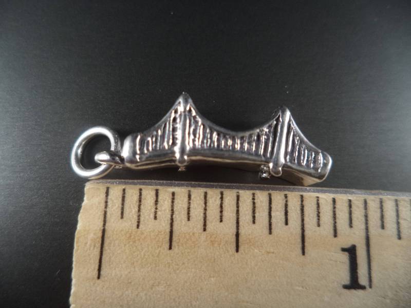 925 Silber Golden Gate Bridge Anhänger Für Armband Oder Kette 925 Silber Golden Gate Bridge Anhänger Für Armband Oder Kette von CloudcroftTrading