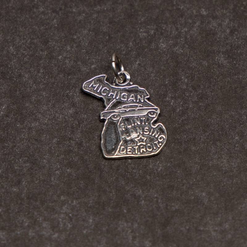 925 Sterling Silber Bundesstaat Ofkanishi Charm Für Armband Oder Halskette 925 Sterling Silber Bundesstaat Ofkanishi Charm Für Armband Oder Halskette von CloudcroftTrading