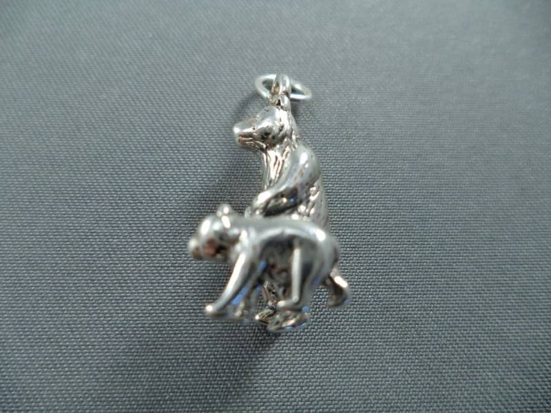 sterling Silber Bär Mit Jungtier Anhänger Für Bettelarmband sterling Silber Bär Mit Jungtier Anhänger Für Bettelarmband von CloudcroftTrading