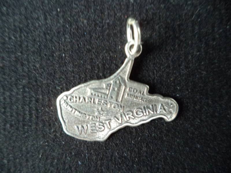 sterling Silber Bundesstaat West Virginia Anhänger Für Bettelarmband sterling Silber Bundesstaat West Virginia Anhänger Für Bettelarmband von CloudcroftTrading