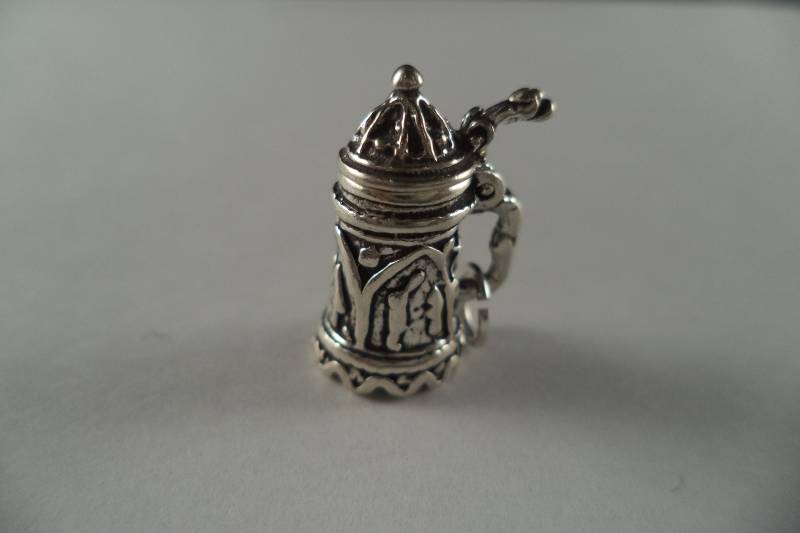 sterling Silver 3D Beweglicher Bierkrug Anhänger Für Armband Oder Halskette sterling Silver 3D Beweglicher Bierkrug Anhänger Für Armband Oder Halskette von CloudcroftTrading