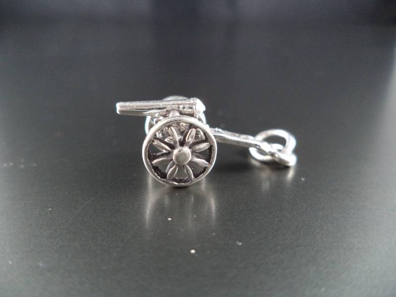 sterling Silver 3D Cannon Anhänger Für Armband Oder Kette sterling Silver 3D Cannon Anhänger Für Armband Oder Kette von CloudcroftTrading