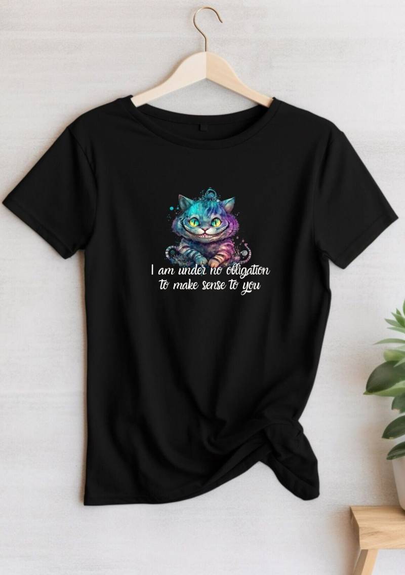 Alice Im Wunderland Unisex T Shirt Mit Grinsekatze Motiv Und Zitat Männer/Frauen Alice Im Wunderland Unisex T Shirt Mit Grinsekatze Motiv Und Zitat Männer/Frauen von CloudyWondersGifts