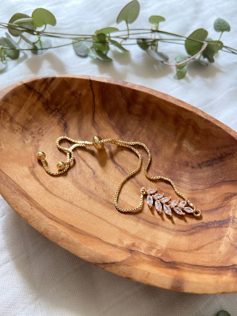 Armband Mit 18K Echt Vergoldetem Anhänger, Zirkona, Selbst Und Leicht Anziehbar Verstellbar Armband Mit 18K Echt Vergoldetem Anhänger, Zirkona, Selbst Und Leicht Anziehbar Verstellbar von CloveJewelryDesigns