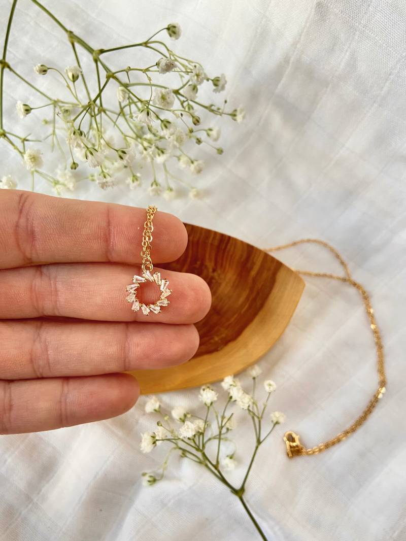 Edelstahl-Kette Mit 18K Echt Vergoldetem Anhänger Edelstahl-Kette Mit 18K Echt Vergoldetem Anhänger von CloveJewelryDesigns