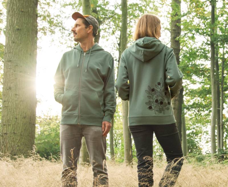 Bio Sweatjacke Damen Mit Blaubeeren in Green Bay/Zip Hoodie Back Print Naturmotiv Unisex von Cmig