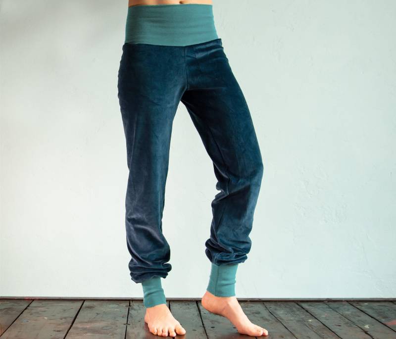 Bio Yogahose Für Damen/Frauen Wohlfühl-Hose Aus Nicki Blaue Nicki-Hose Von cmig von Cmig