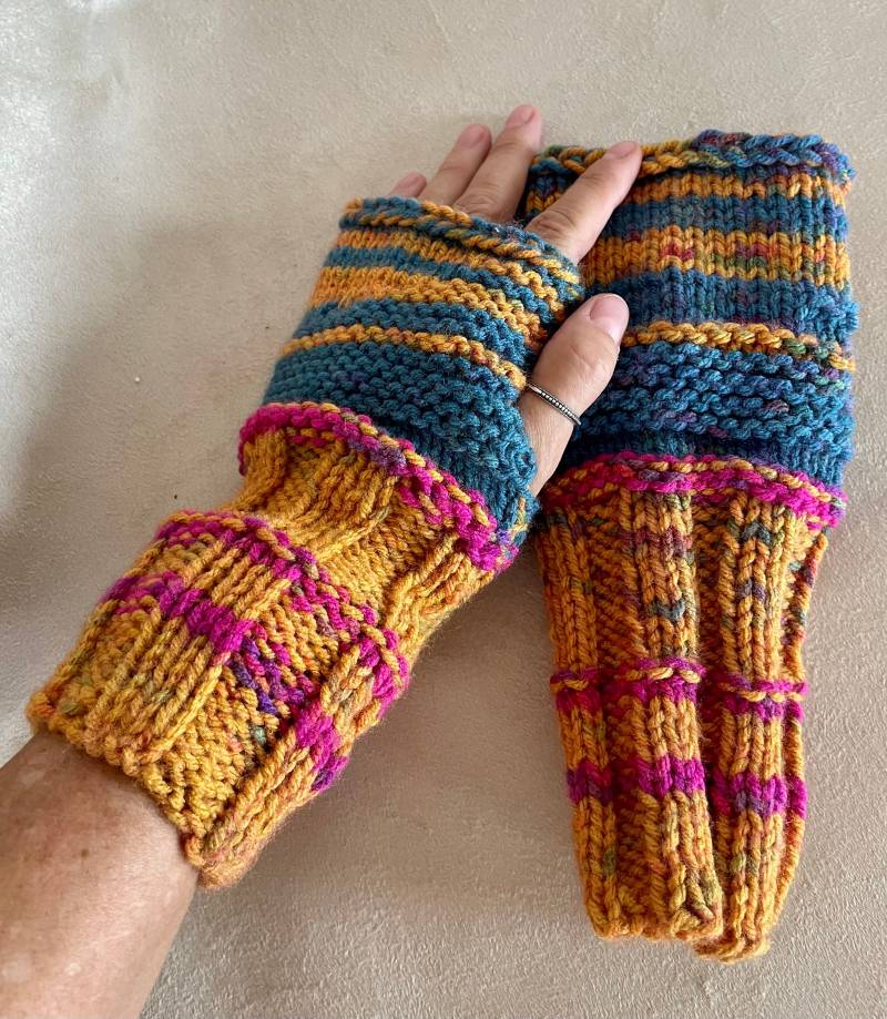 Handgefertigte Fingerlose Handschuhe von CoZZeeZ