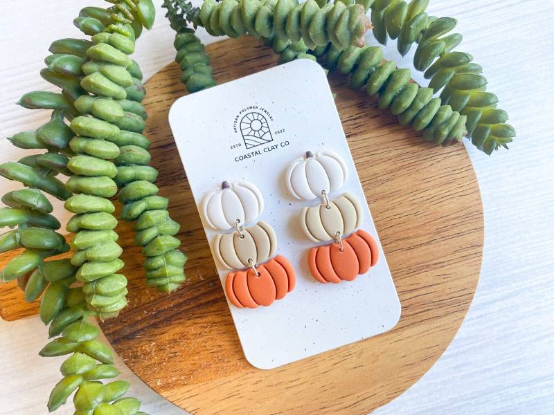 Handgemachte Kürbis Ohrringe Herbst Schmuck Aus Polymer Clay Handgemachte Kürbis Ohrringe Herbst Schmuck Aus Polymer Clay von CoastalClayCompany