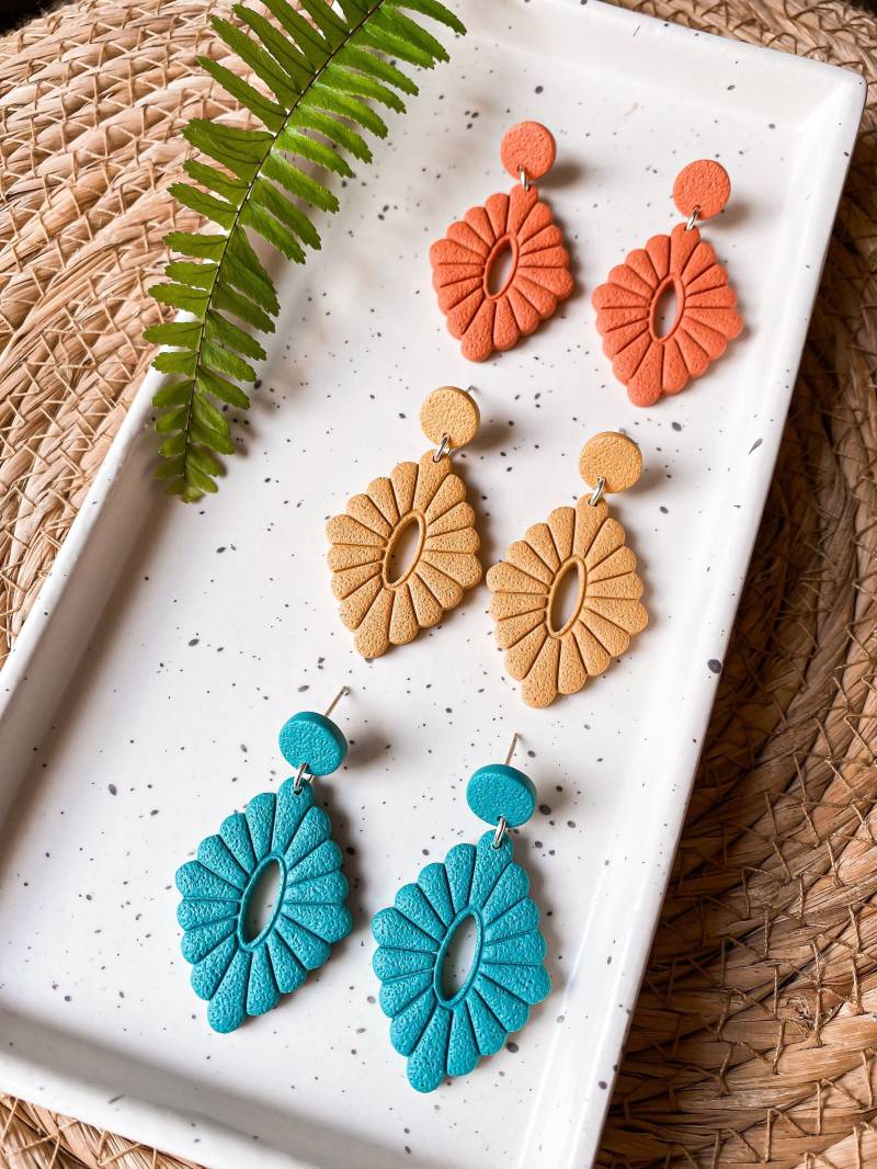Ausgebogten Blumen Ohrringe - Polymer Clay Boho Statement Versandfertig Ausgebogten Blumen Ohrringe - Polymer Clay Boho Statement Versandfertig von CoastalClayCompany